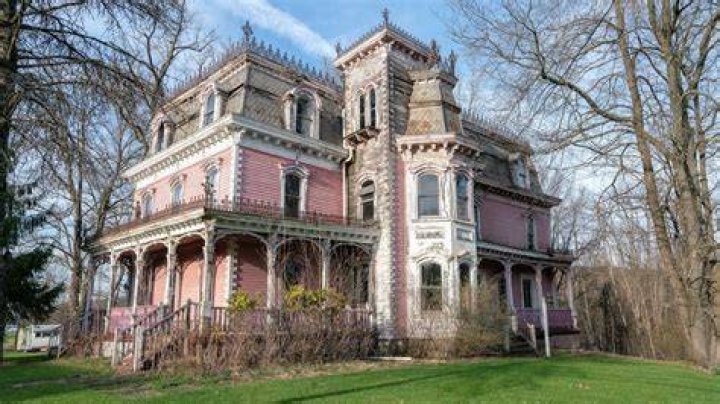 Abandoned Victoria Mansion