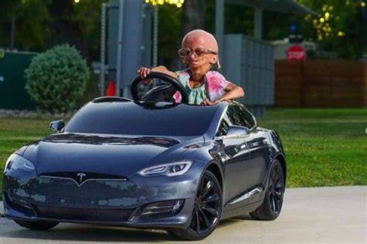 Adalia Rose car