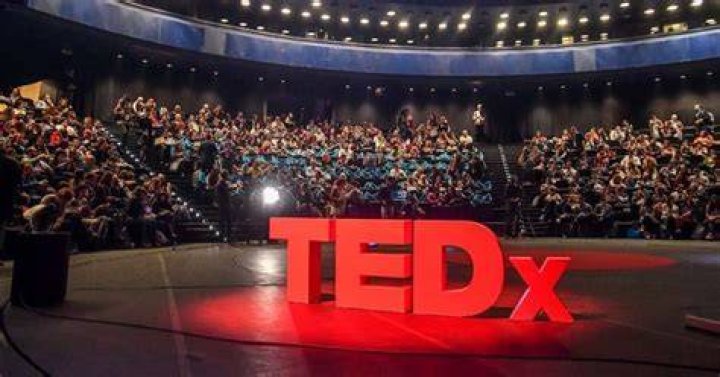 Alaw Haf giving her Tedx speech