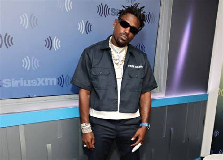 Antonio Brown Under Fire For Posting Up In Bed With Model & Producer Cydney Christine