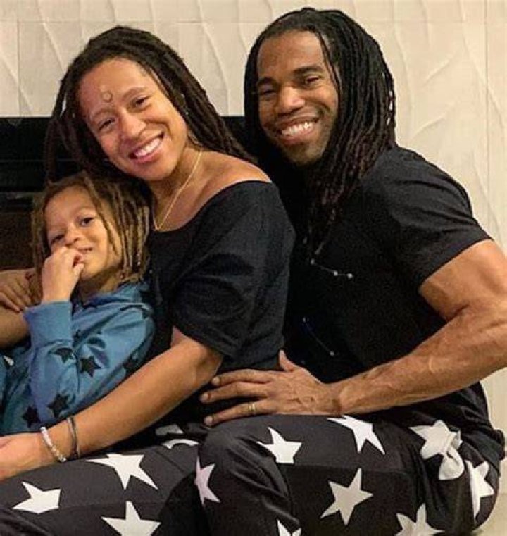 Ashley Snowden with her husband Dimitri Snowden, children Canaria Snowden, Armonío Snowden, and Nenúfar Snowden