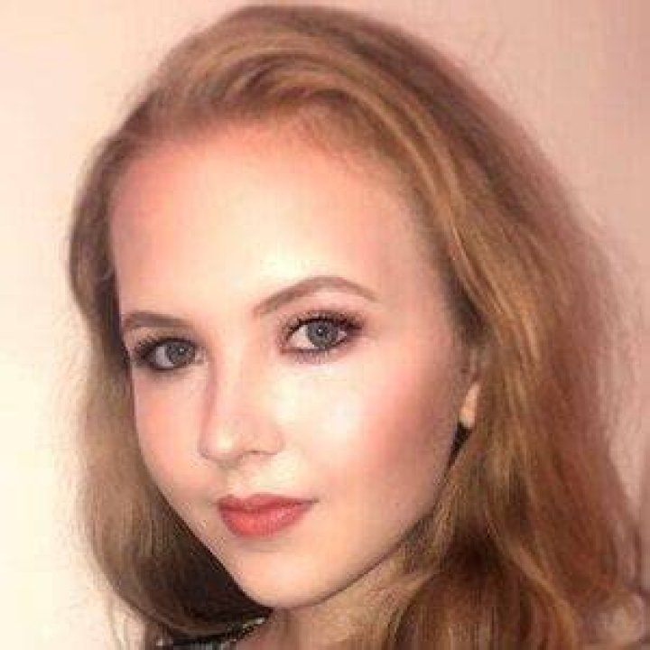 Beau Dermott Biography, Age, Height, Husband, Net Worth, Family