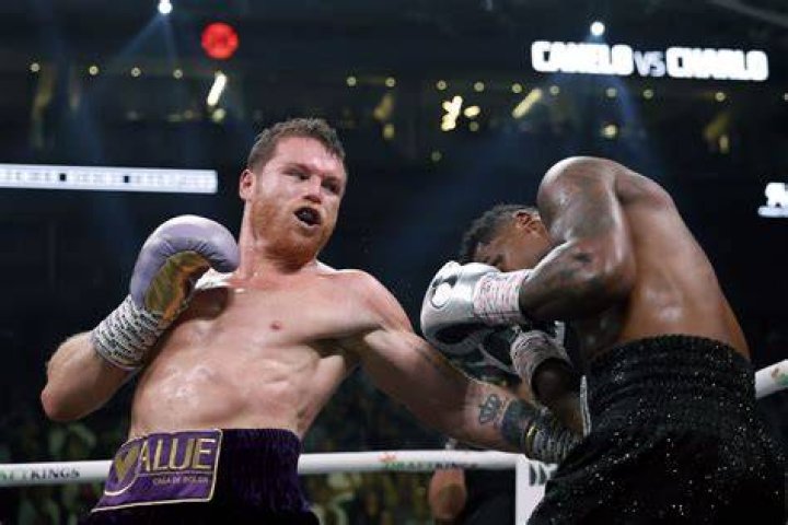 Canelo Alvarez v Jermell Charlo