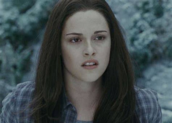 Carson a bhios Bella a’ caitheamh wig ann an Eclipse? - Celebrity.fm