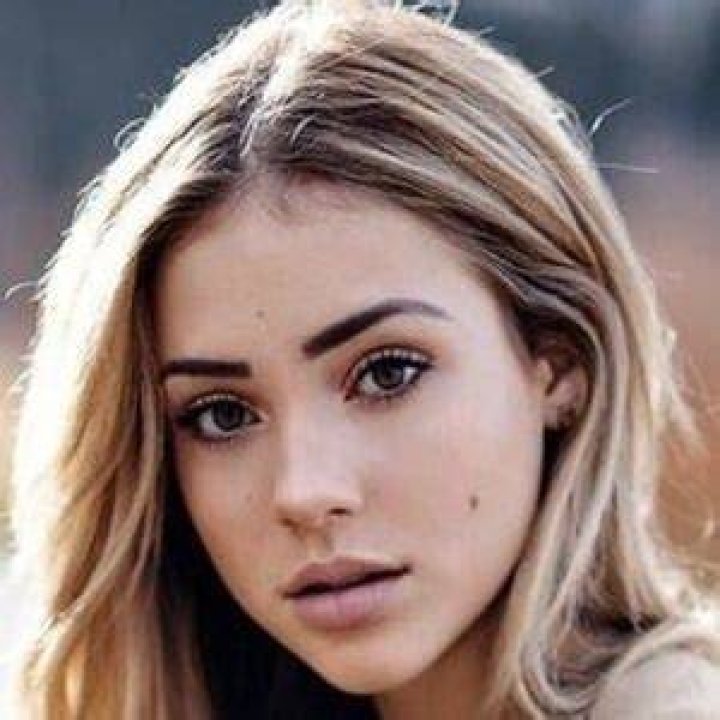 
Charly Jordan Age: How Old Is the Model and What is Her Ethnicity? 