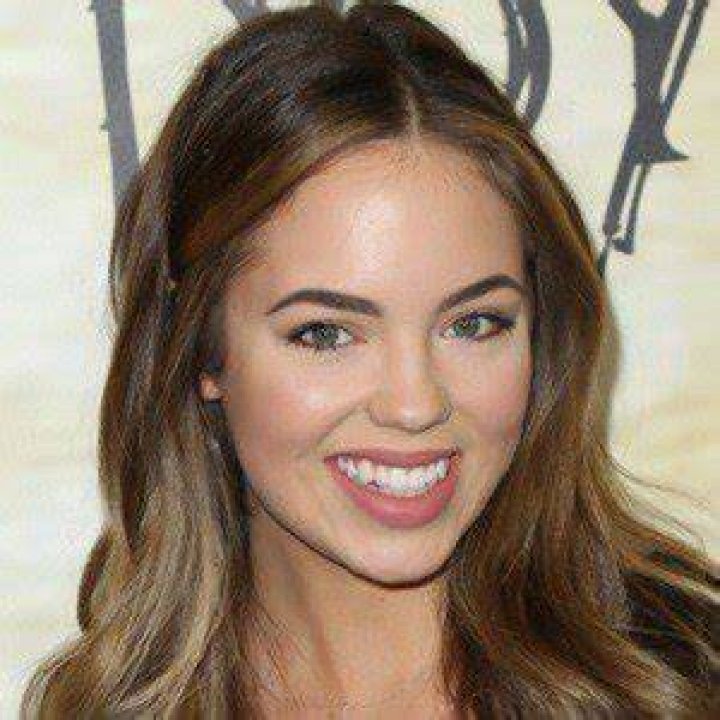Claudia Sulewski Height, Weight, Net Worth, Age, Wiki, Who, Instagram, Biography