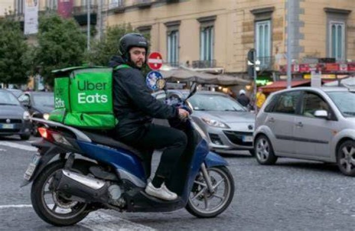 ¿Cuánto puedo ganar como conductor de Uber Eats? – Celebrity.fm