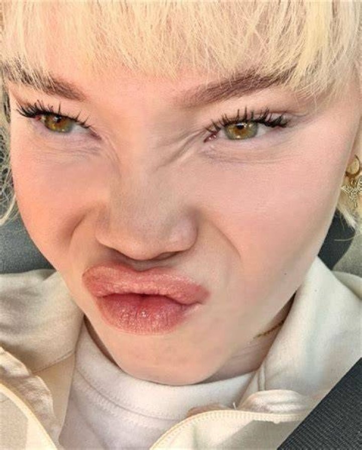 Debra Armstrong Biography, Age, Height, Husband, Net Worth, Family