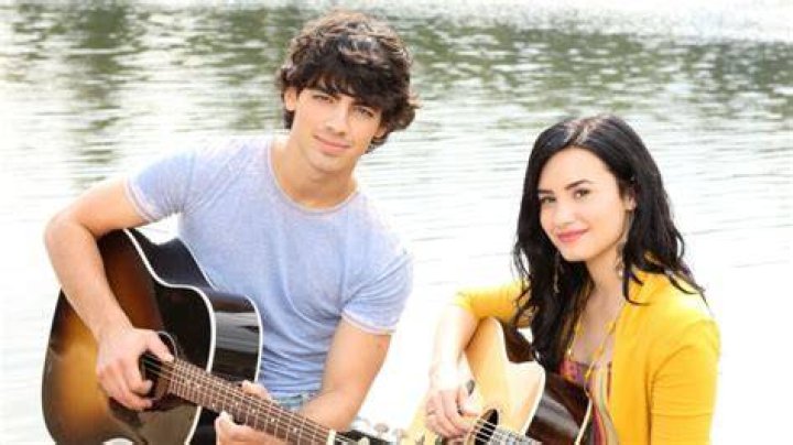 Do Mitchie and Shane end up together in Camp Rock 2?