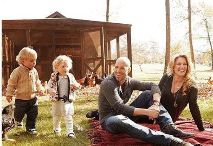 Does Chris Daughtry have 5 kids?