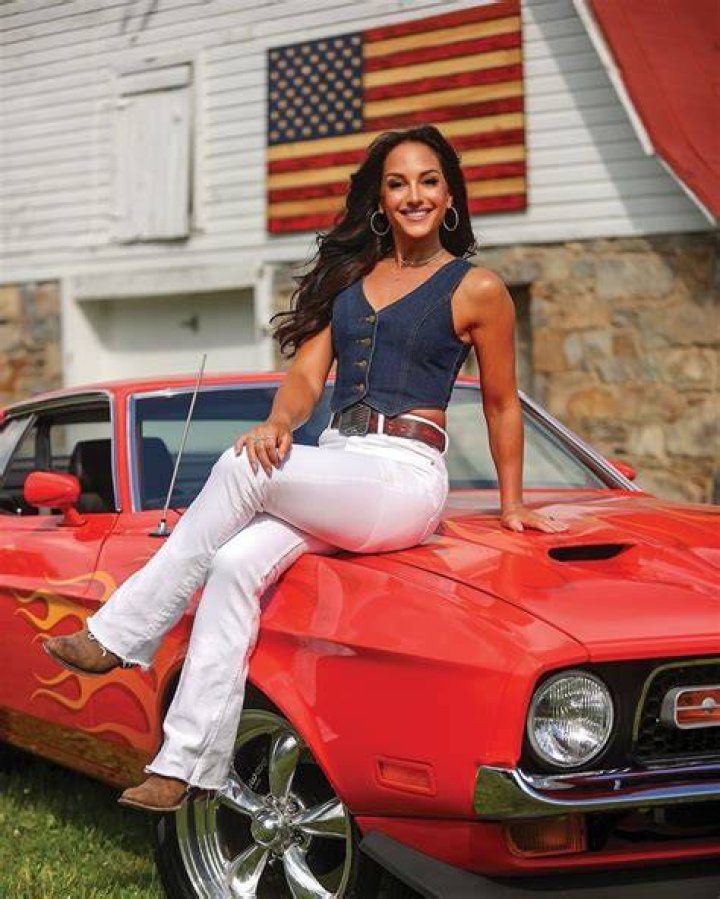 Emily Compagno loves to travel