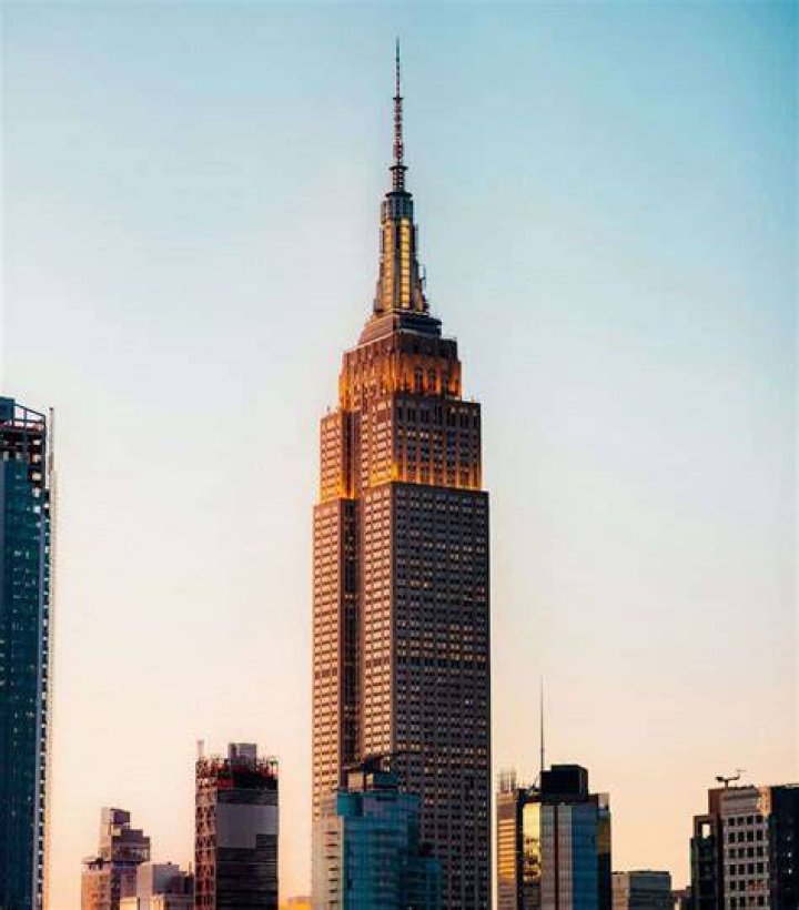 Empire State Binası saat kaça kadar açık?