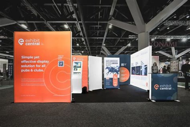 Exhibit Sign Guests