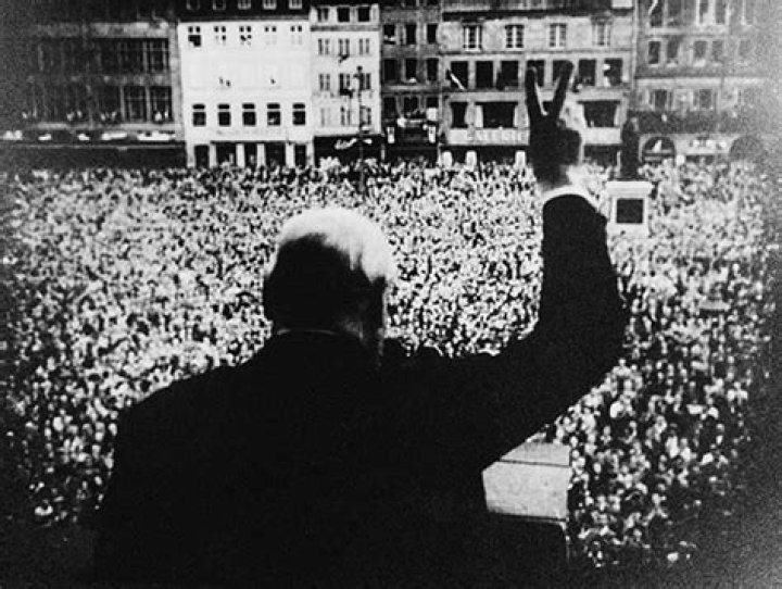 Friendly Gestures Churchill
