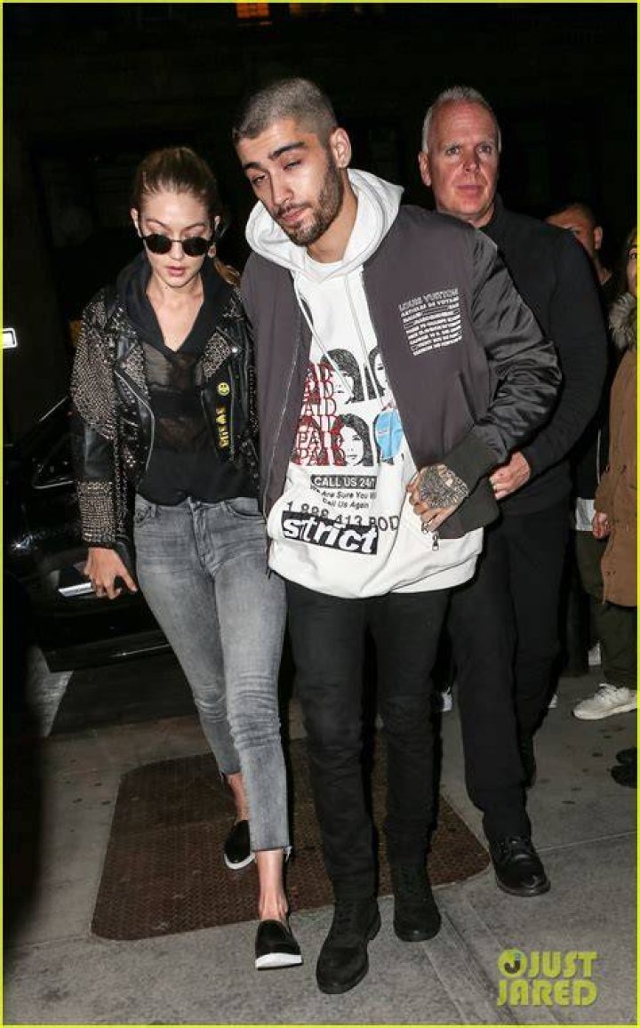 Gigi Hadid Zayn Malik Hold Hands in New York City Photos