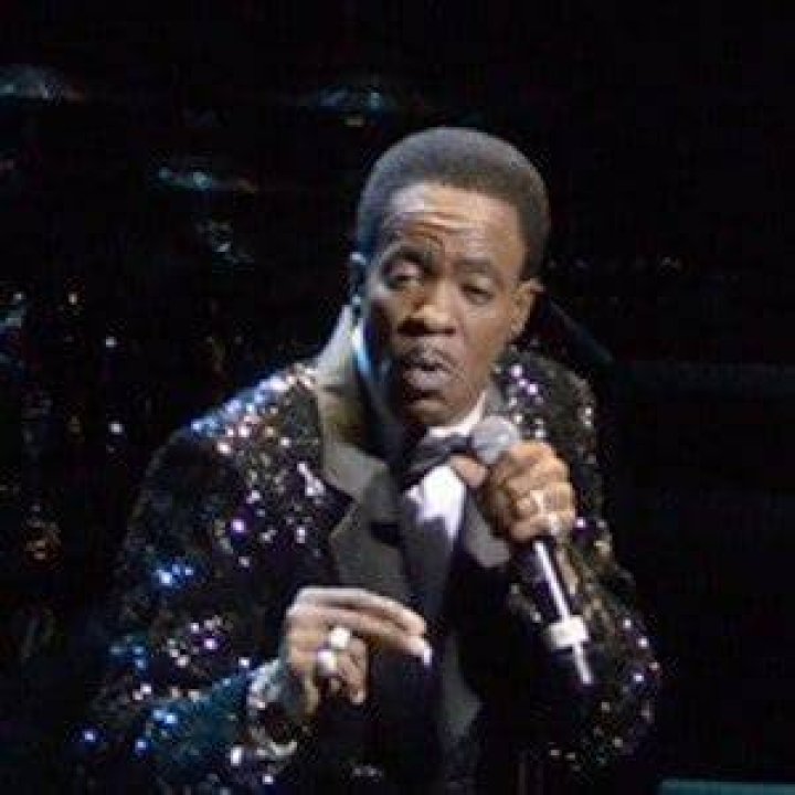 Harold Bonhart performing