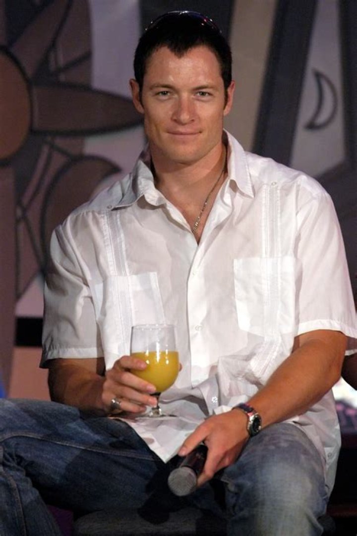 Height of Tahmoh Penikett