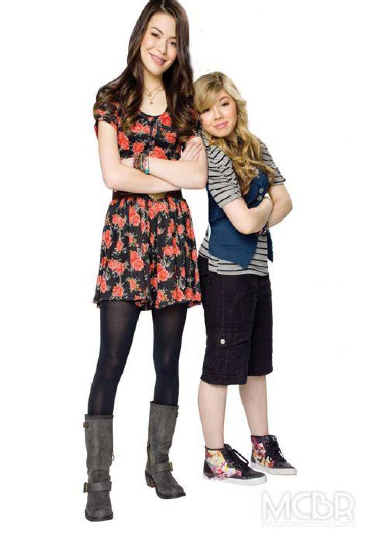 How tall is Carly on Project Runway?