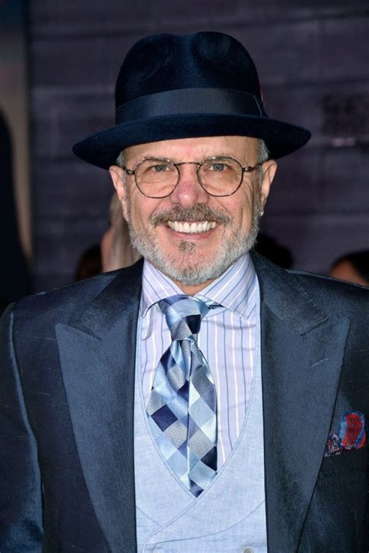 How tall is Joe Pantoliano