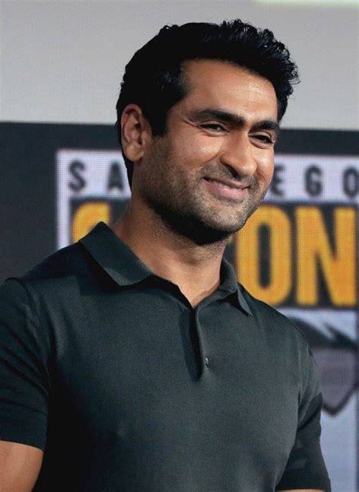 How tall is Kumail Nanjiani