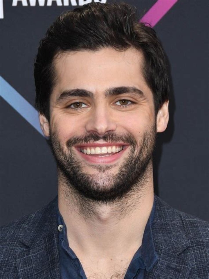 How tall is Matthew Daddario