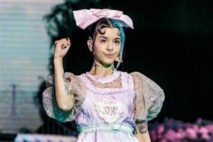 Illness: Does Melanie Martinez Smoke, Does She Have A Cancer?