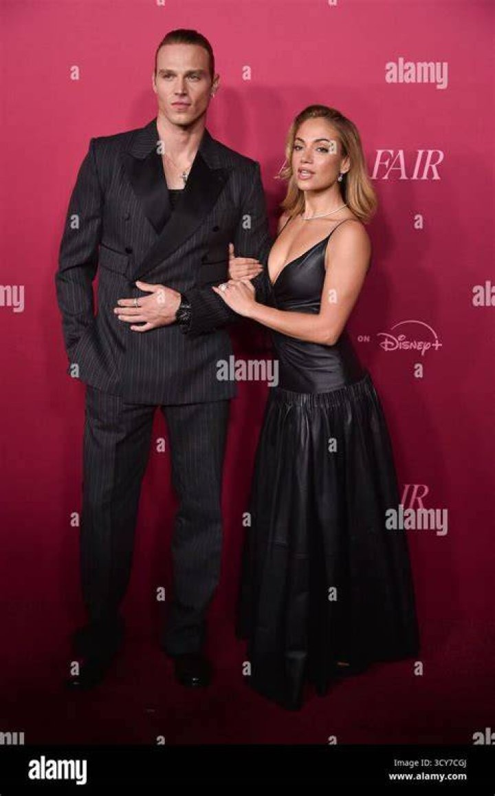 Inanna Sarkis and Matthew Noszka
