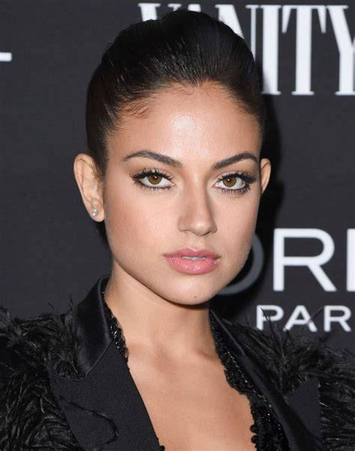 Inanna Sarkis has a pet dog