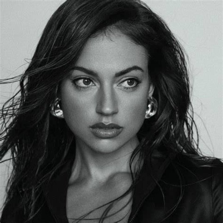 Inanna Sarkis youTube channel