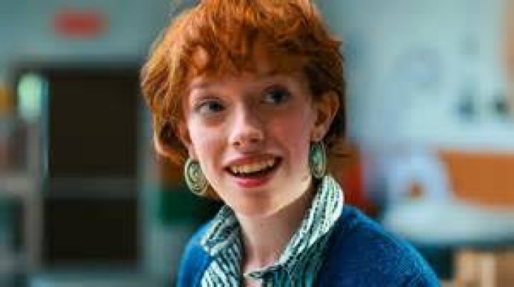 Is Amybeth Mcnulty Pregnant? Stranger Things New Cast And Her Relationship Timeline