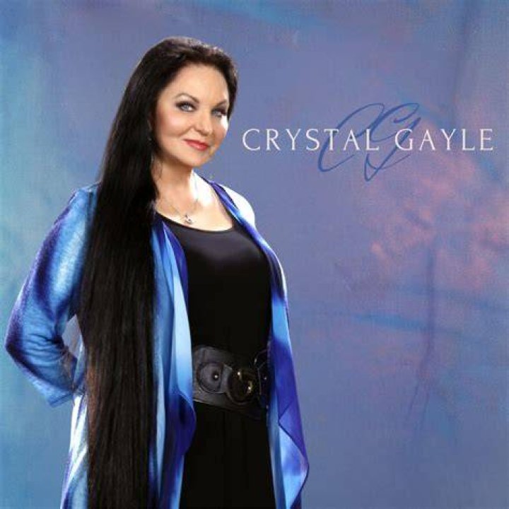 Is Crystal Gayle's hair still long?