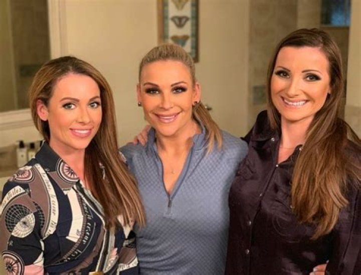 Jenni Neidhart with her sisters