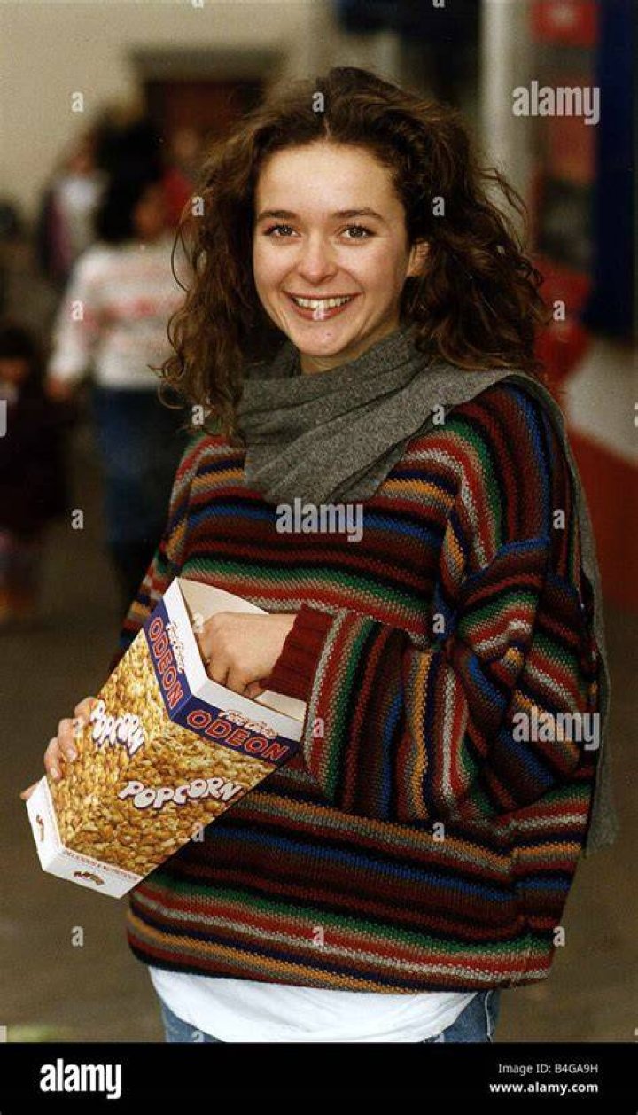 Julia Sawalha