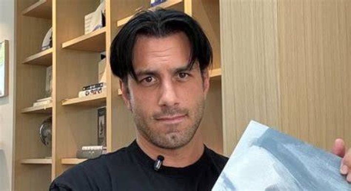 Jwan Yosef Net Worth, Everything To Know About Swedish Painter