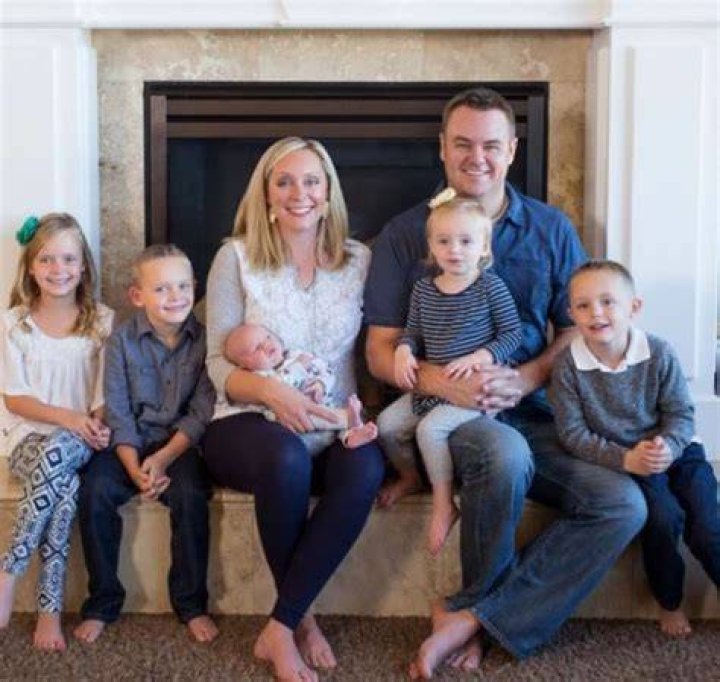 Kade Skye complete family