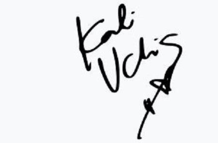 Kali Uchis signature