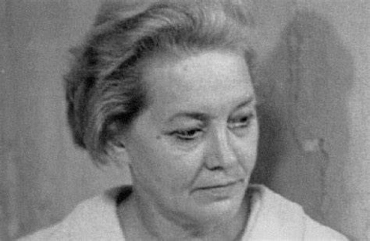 Kathleen Maddox Looks Off
