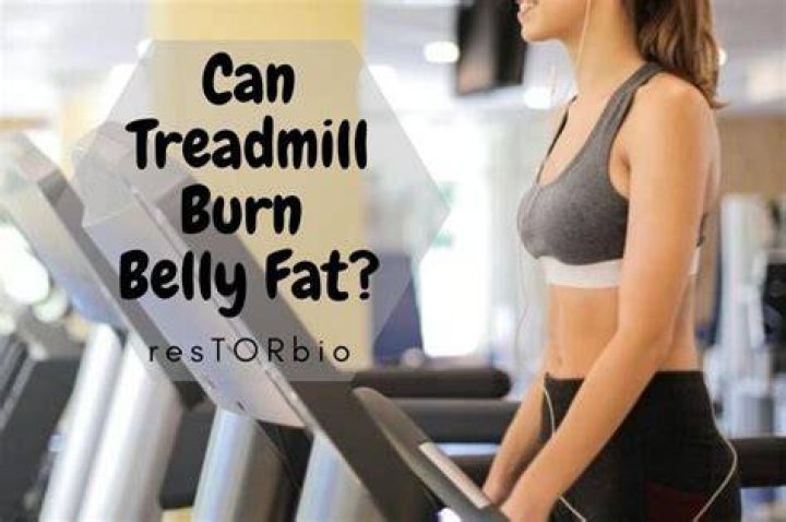 ¿La cinta de correr inclinada quema grasa abdominal?