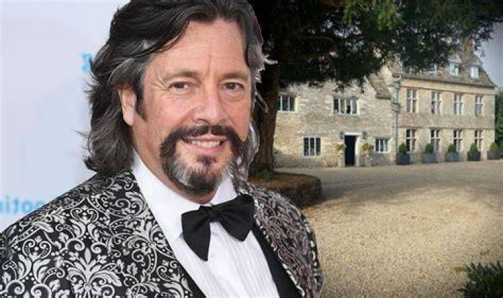 Laurence Llewelyn-Bowen