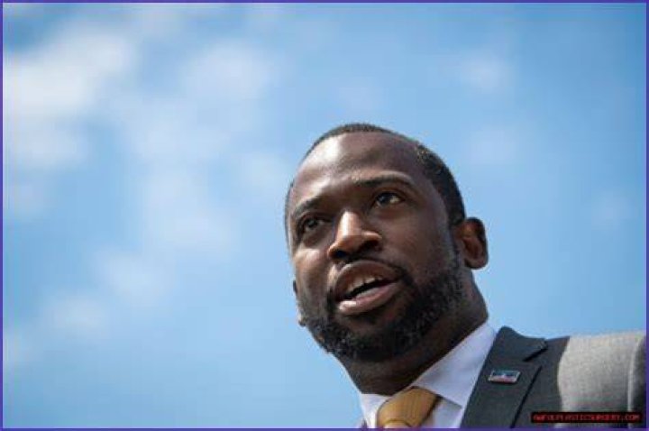 Levar Stoney Biography, Age, Height, Wife, Net Worth, Family