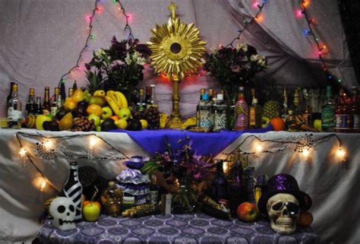 Manje Lwa Altar