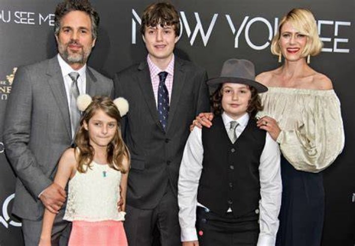 Mark Ruffalo with family