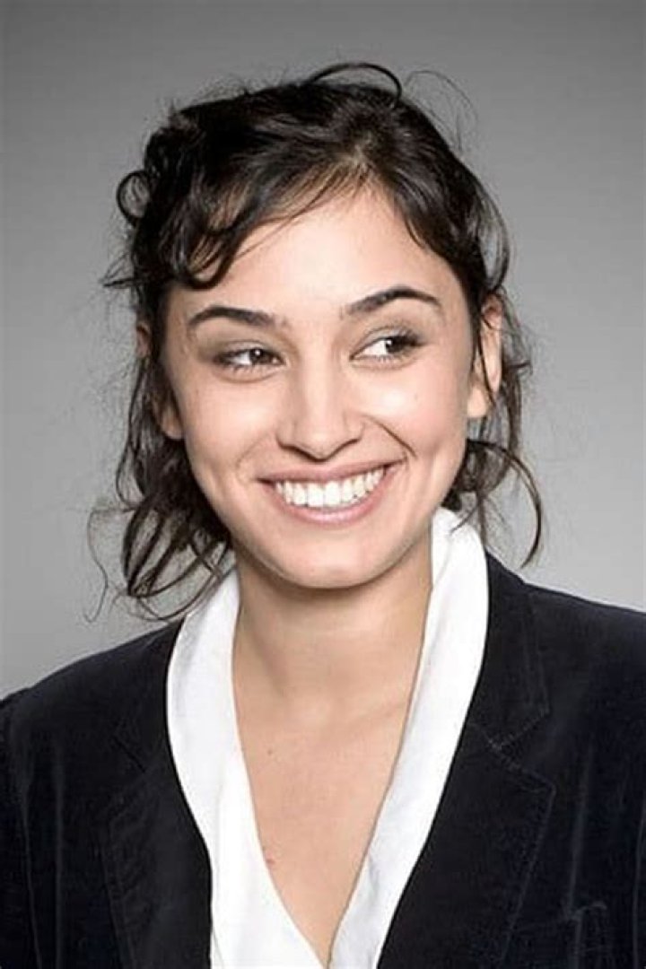 Meet Moran Rosenblatt From The Show Hit & Run – Discover The Actor