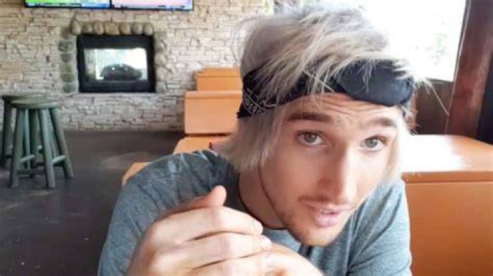 Mitch Jones Age, Height, Parents, Wife, Children
