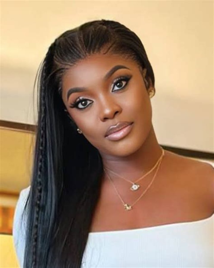 Miwa Olorunfemi's Instagram account