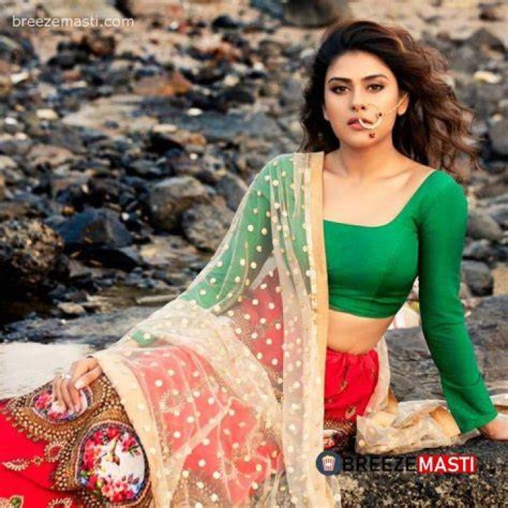 Naira Shah height