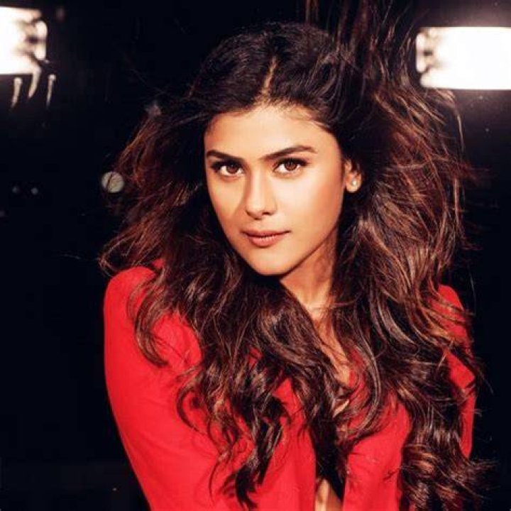 Naira Shah wiki