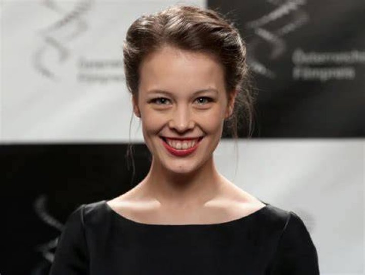 Paula Beer Biography, Age, Height, Husband, Net Worth, Family