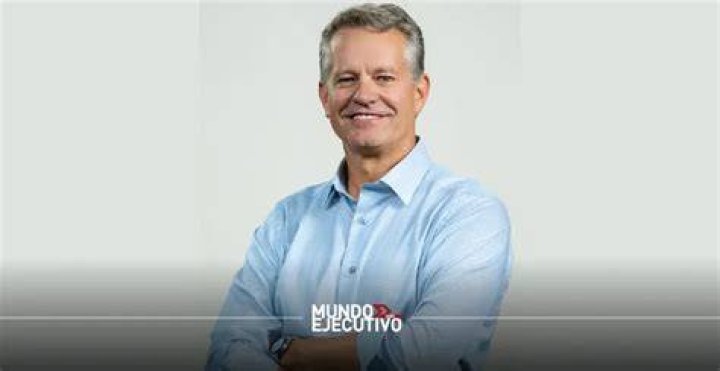 ¿Quién es el director ejecutivo de IHOP?