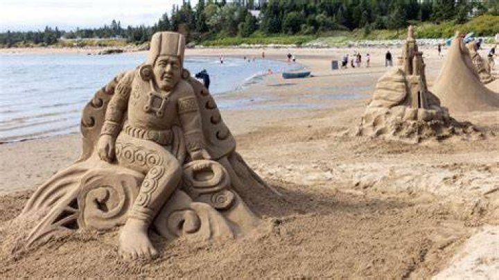 Sand Artists